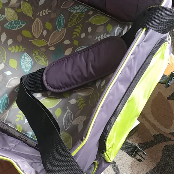 Eddie Bauer Foldable Infant Travel Bed/change tabl - Picture 5 of 5